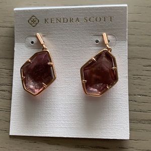 Like New Kendra Scott Rose Gold Earrings